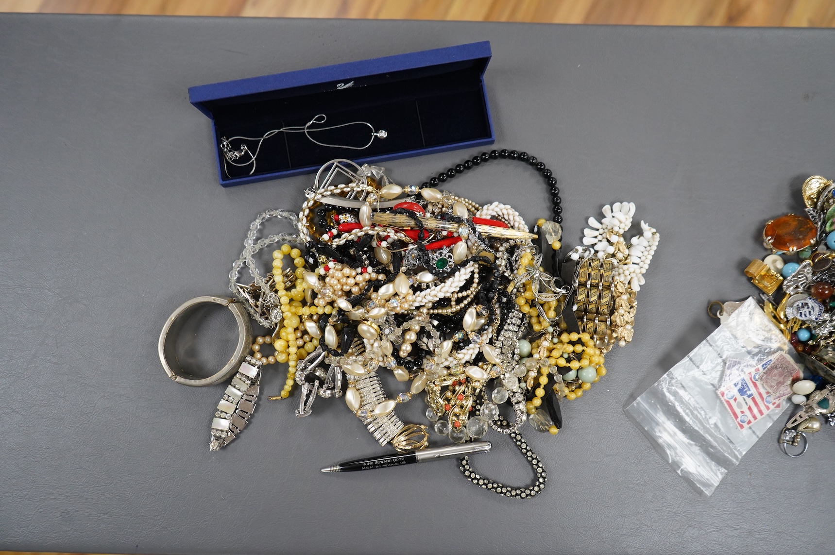 A large quantity of assorted costume jewellery.